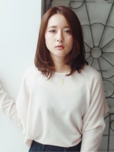 【ヘアスタイル】大人かわいい鎖骨下ミディ×長め前髪