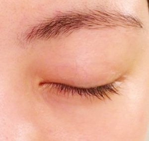 【Q&A】美容室での眉カットは無料ですか？