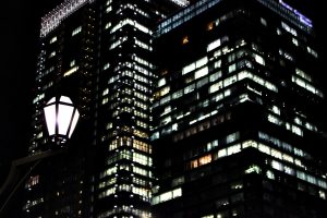 【QandA】蛍光灯でも日焼けすると聞きました。本当ですか？