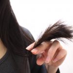 【QandA】右側の髪の毛がいつもはねてしまいます。パーマで内巻きにできますか?