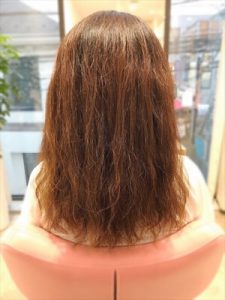 【QandA】取れかけのパーマを取るのに最適なのはカット？ストレート？