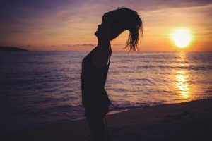 【原宿の美容師が考察】世の女性が髪型を変えたくなるタイミングって？