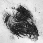 【QandA】屋外で風が強く砂まみれになりました。髪の毛がごわつくのですが、なるべく簡単に髪をサラサラにするにはどうすればいいですか?【@原宿】