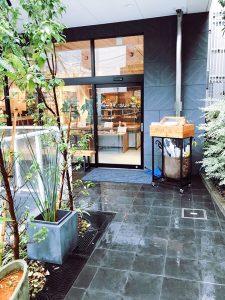 原宿駅徒歩2分の隠れ家食堂【リラックス食堂原宿】